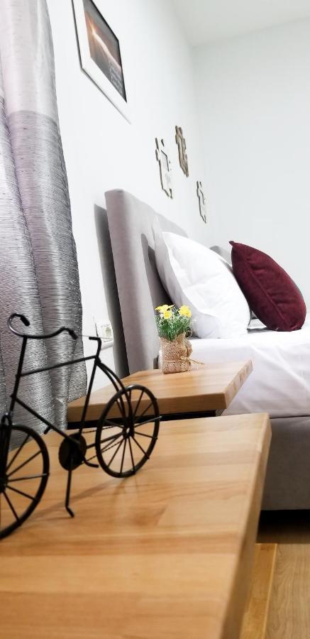 Spacious And Cozy Apartment - Ajia Apartment Tiranë Ngoại thất bức ảnh