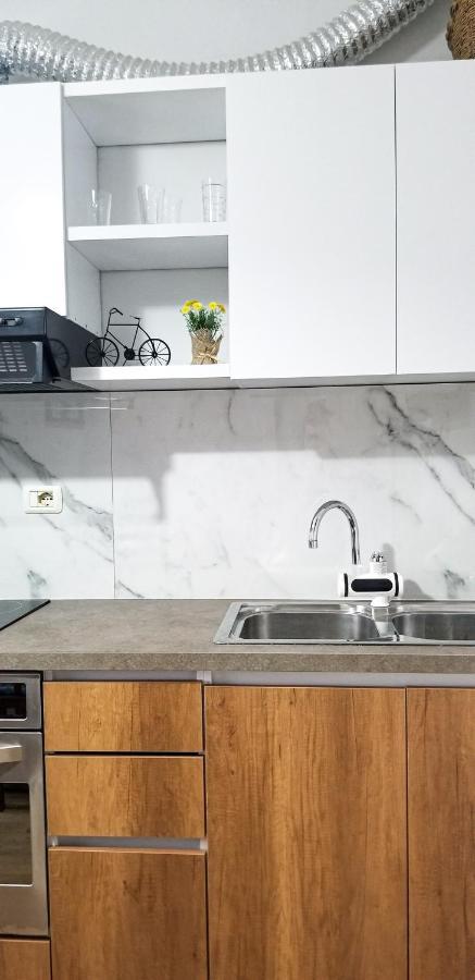 Spacious And Cozy Apartment - Ajia Apartment Tiranë Ngoại thất bức ảnh