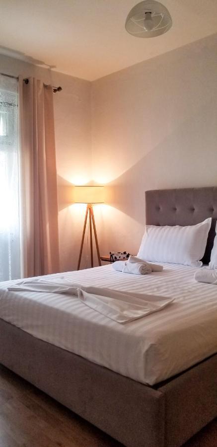 Spacious And Cozy Apartment - Ajia Apartment Tiranë Ngoại thất bức ảnh